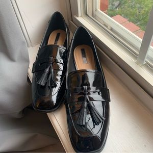 Tahari black leather loafers with tassel size 8